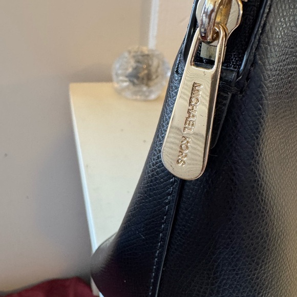 Michael Kors Saffiano Medium Dome Black leather - Picture 4 of 8